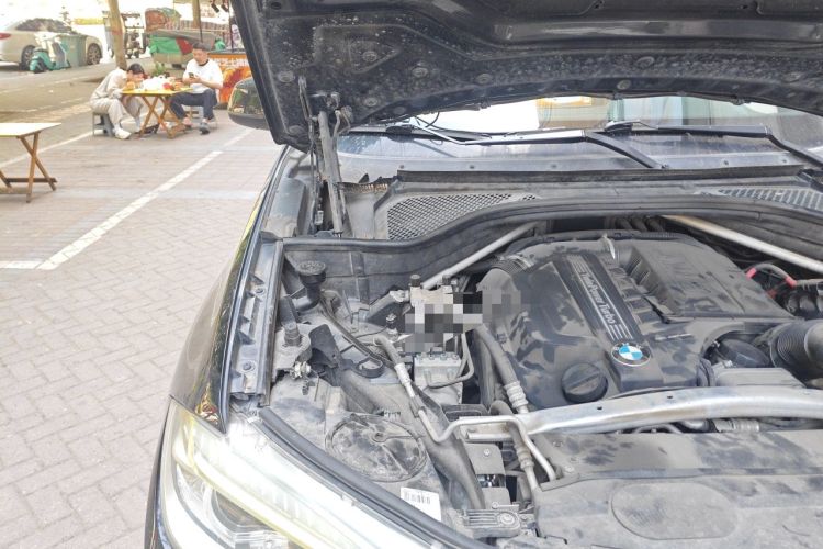 Used BMW X5  Engine Bay Right