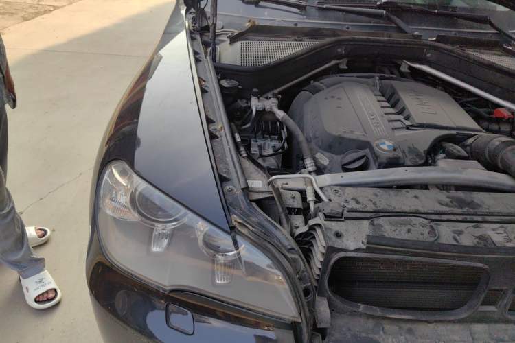 Used BMW X5 2013 xDrive35i Luxury Model Engine Bay Right