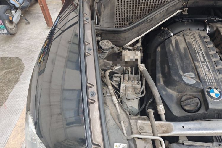 Used BMW X5 2013 xDrive35i Luxury Model Engine Bay Right