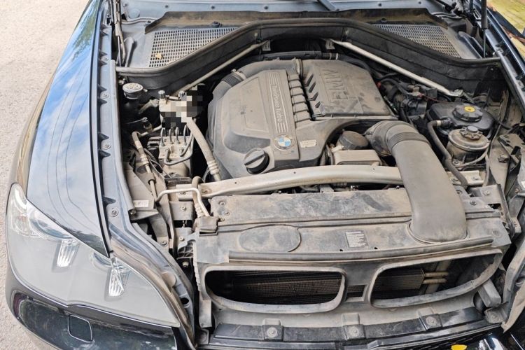 Used BMW X5 2013 xDrive35i Leading Model Engine Bay Right