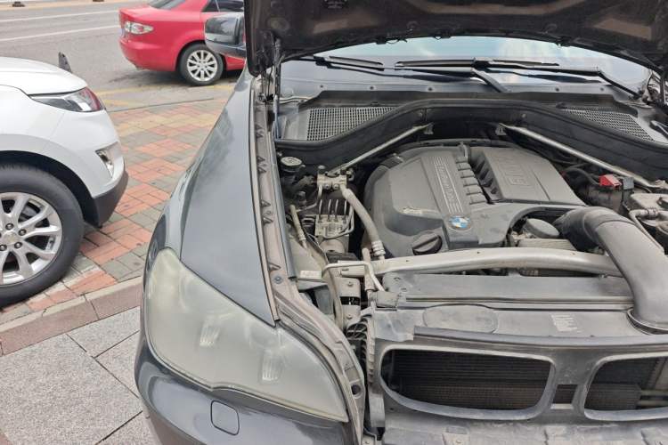 Used BMW X5 2013 xDrive35i Leading Model Engine Bay Right