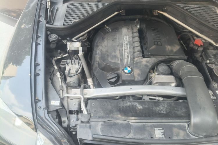 Used BMW X5 2013 xDrive35i Leading Model Engine Bay Right