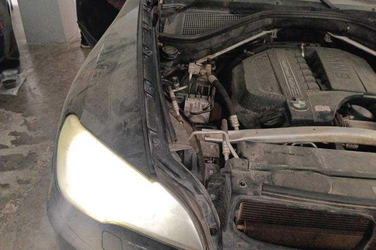 Used BMW X5 2013 xDrive35i Luxury Model Engine Bay Right