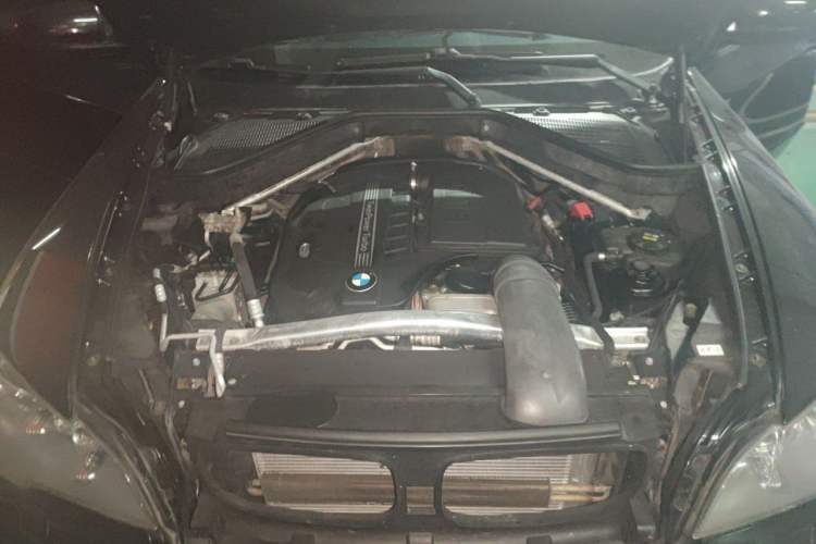 Used BMW X5 2013 xDrive35i Leading Model Engine Bay