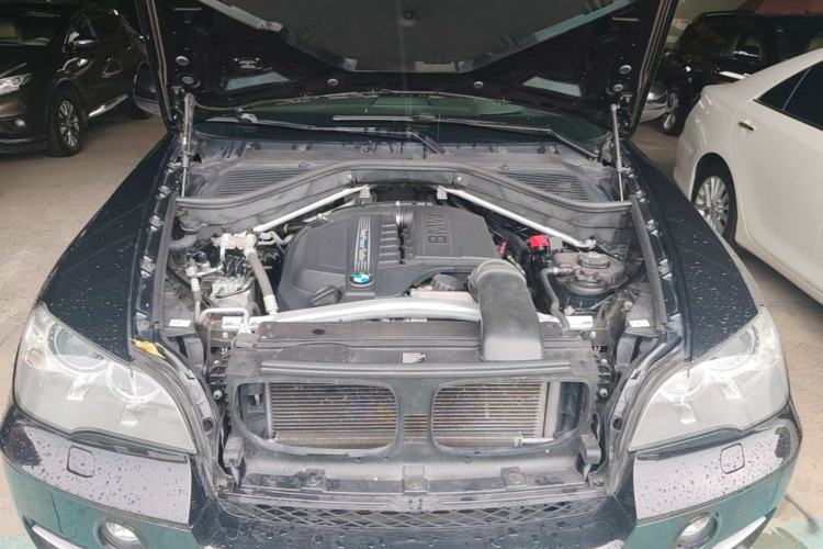 Used BMW X5 2013 xDrive35i Luxury Edition Engine Bay