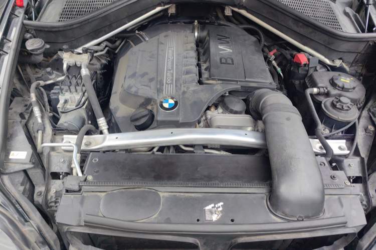Used BMW X5 2013 xDrive35i Luxury Edition Engine Bay
