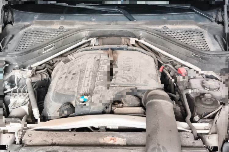 Used BMW X5  Engine Bay