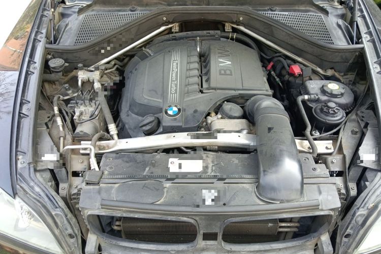 Used BMW X5 2013 xDrive35i Leading Model Engine Bay