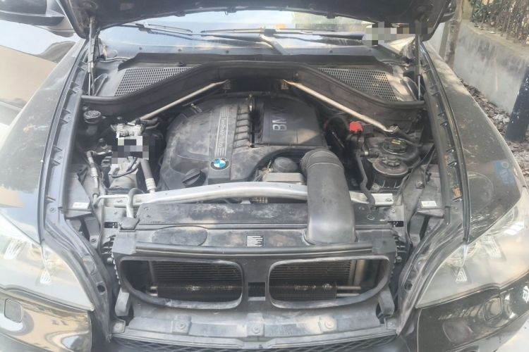 Used BMW X5 2013 xDrive35i Leading Model Engine Bay