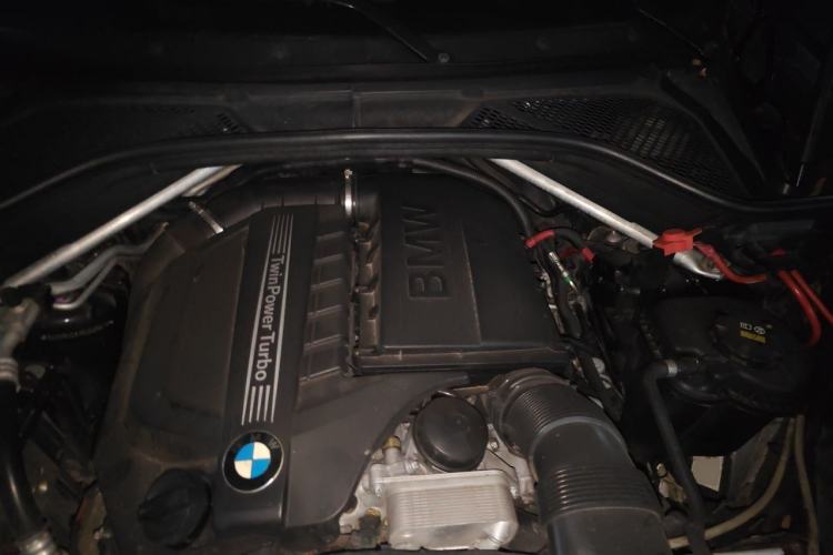 Used BMW X5 2013 xDrive35i Luxury Edition Engine Bay