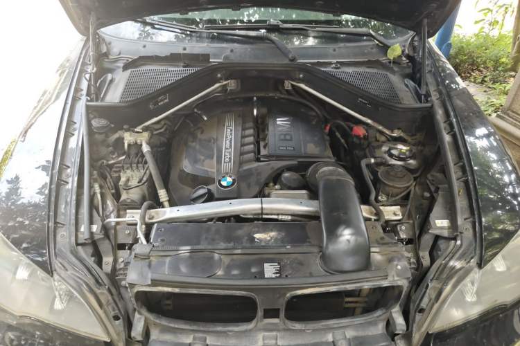 Used BMW X5  Engine Bay