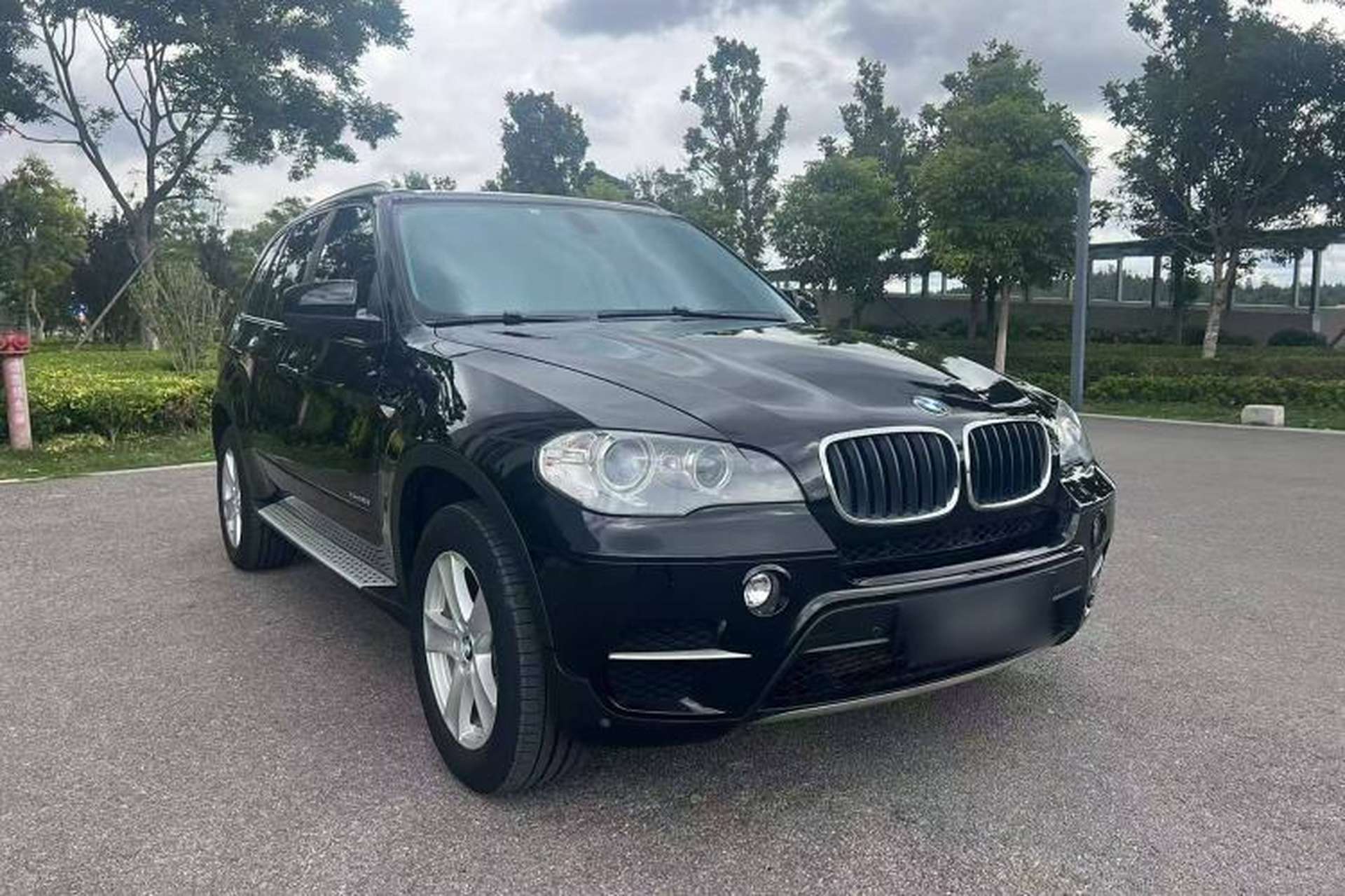 Used BMW X5 2013 xDrive35i Middle East version Exterior 2