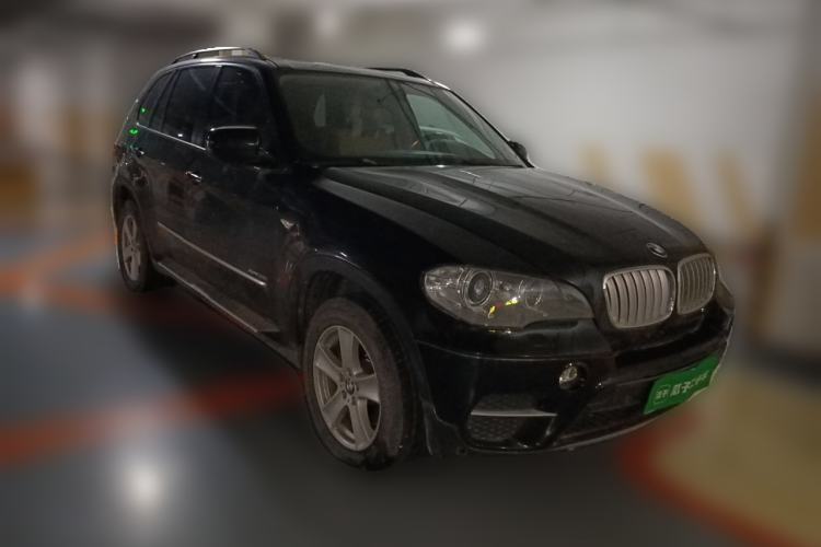 Used BMW X5 2013 xDrive35i Leading Model Front Right 45 Deg