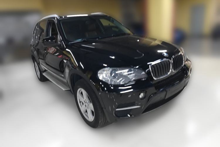 Used BMW X5  Front Right 45 Deg