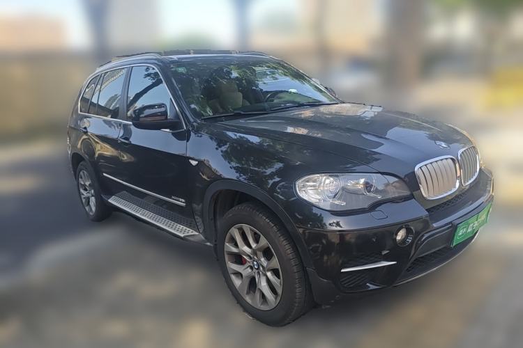 Used BMW X5 2013 xDrive35i Luxury Edition Front Right 45 Deg