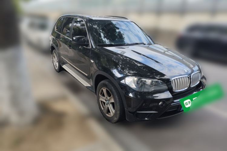 Used BMW X5 2013 xDrive35i Leading Model Front Right 45 Deg