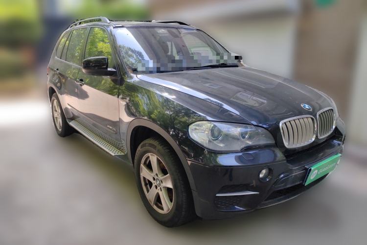 Used BMW X5 2013 xDrive35i Leading Model Front Right 45 Deg