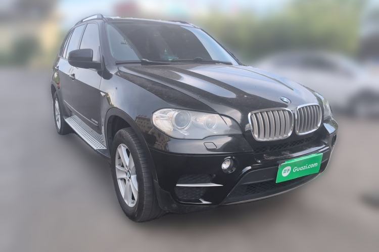 Used BMW X5 2013 xDrive35i Leading Model Front Right 45 Deg