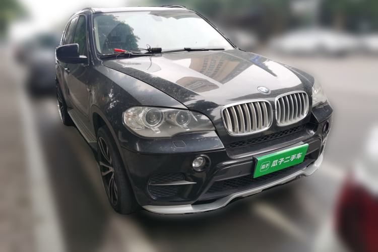 Used BMW X5 2013 xDrive35i Luxury Model Front Right 45 Deg