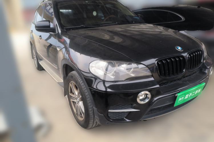 Used BMW X5 2013 xDrive35i Leading Model Front Right 45 Deg