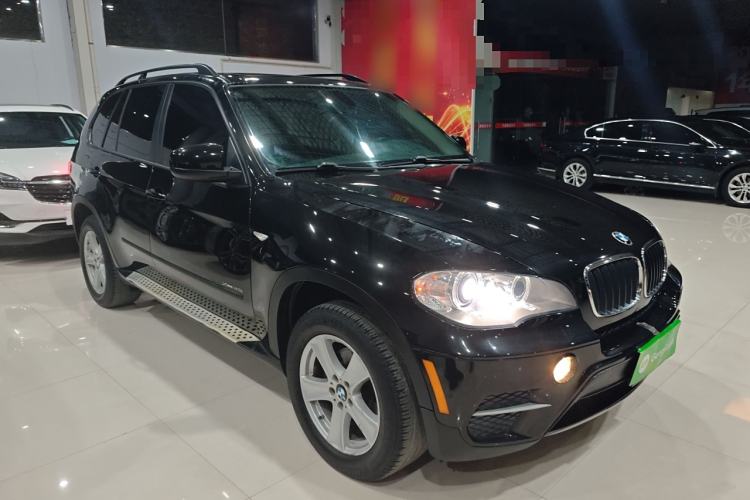 Used BMW X5 2013 xDrive35i U.S. specification Front Right 45 Deg