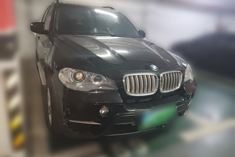 Used BMW X5 2013 xDrive35i Leading Model Front Right 45 Deg