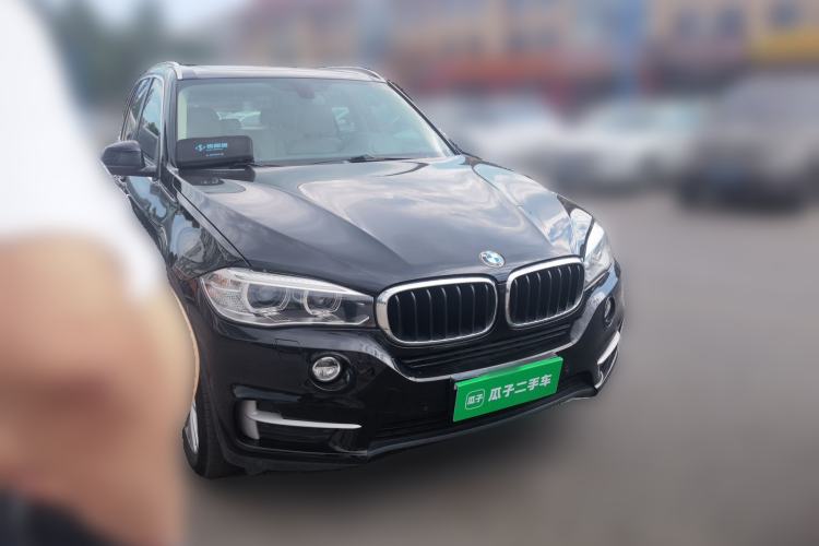 Used BMW X5 2013 xDrive35i Luxury Edition Front Right 45 Deg