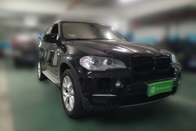 Used BMW X5 2013 xDrive35i Luxury Edition Front Right 45 Deg