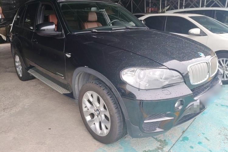 Used BMW X5 2013 xDrive35i Luxury Edition Front Right 45 Deg