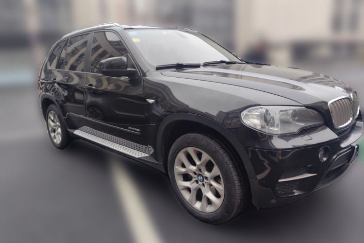 Used BMW X5 2013 xDrive35i Luxury Edition Front Right 45 Deg