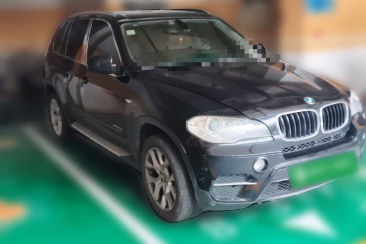 Used BMW X5  Front Right 45 Deg