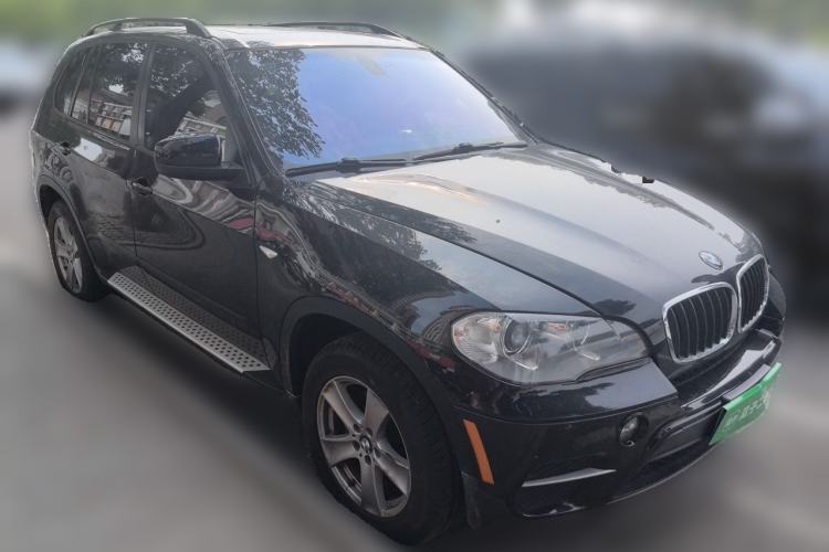 Used BMW X5 2013 xDrive35i Leading Model Front Right 45 Deg