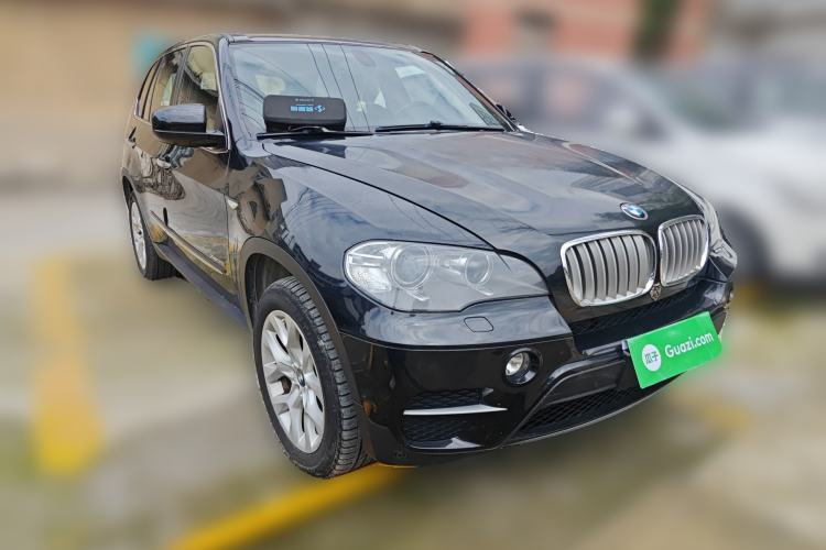 Used BMW X5 2013 xDrive35i Luxury Edition Front Right 45 Deg