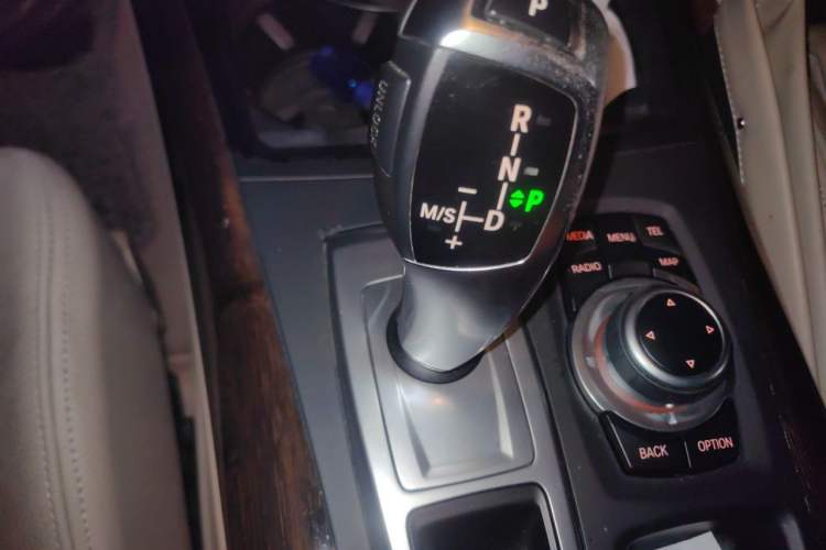 Used BMW X5 2013 xDrive35i Luxury Edition Gear Lever