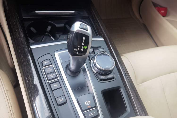 Used BMW X5 2013 xDrive35i Luxury Edition Gear Lever
