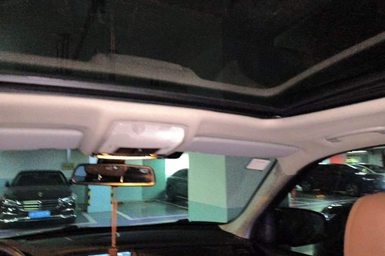 Used BMW X5 2013 xDrive35i Leading Model Headliner