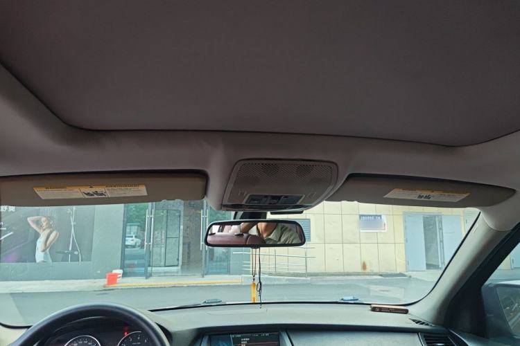 Used BMW X5 2013 xDrive35i Leading Model Headliner