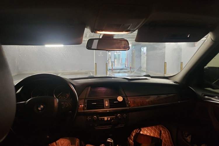 Used BMW X5 2013 xDrive35i Leading Model Headliner