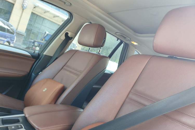 Used BMW X5 2013 xDrive35i Middle East version Left Front Seat