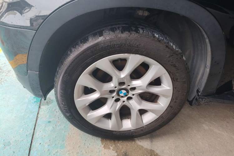 Used BMW X5 2013 xDrive35i Luxury Edition Left Front Wheel Hub