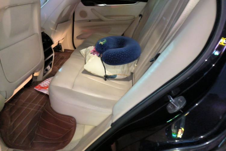 Used BMW X5  Left Rear Seat