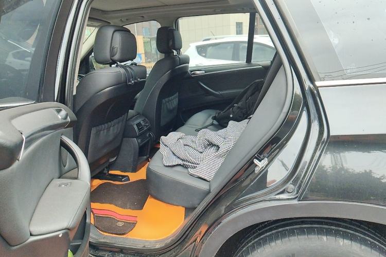 Used BMW X5  Left Rear Seat