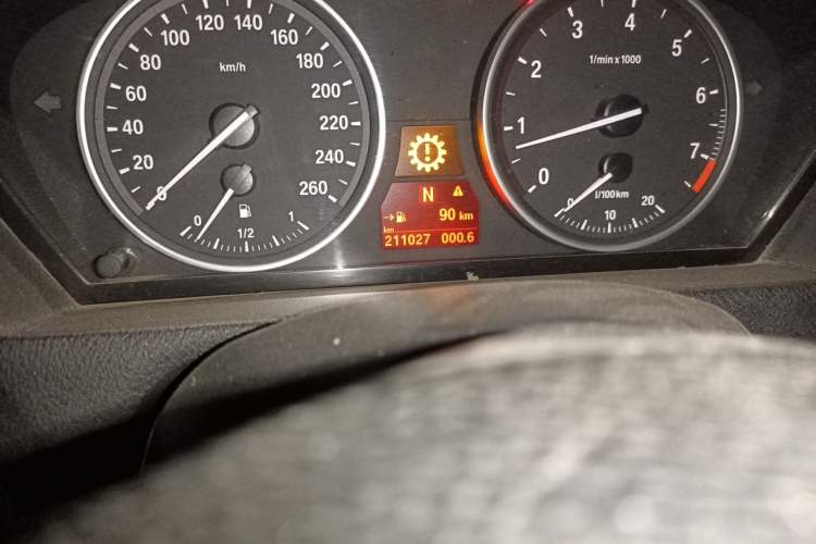 Used BMW X5 2013 xDrive35i Leading Model Odometer Close Up
