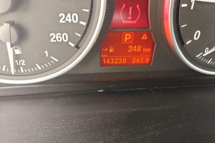 Used BMW X5  Odometer Close Up