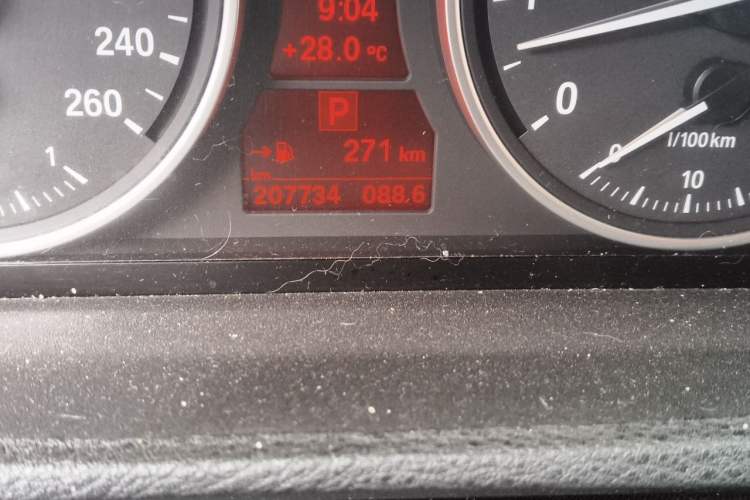 Used BMW X5 2013 xDrive35i Leading Model Odometer Close Up