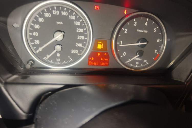 Used BMW X5 2013 xDrive35i Leading Model Odometer Close Up