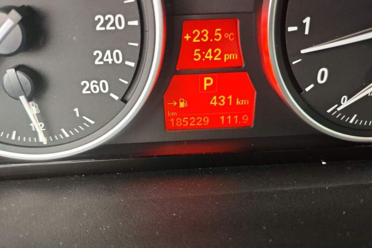 Used BMW X5 2013 xDrive35i Leading Model Odometer Close Up