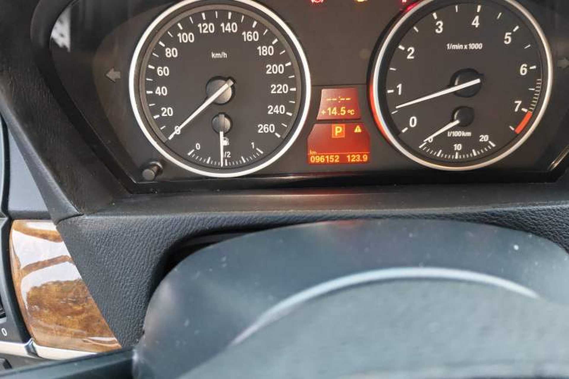 Used BMW X5 2013 xDrive35i Leading Model Odometer Close Up