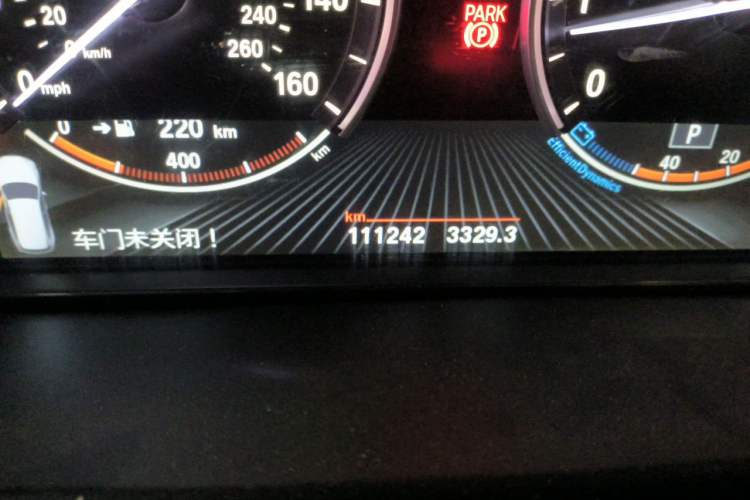 Used BMW X5  Odometer Close Up