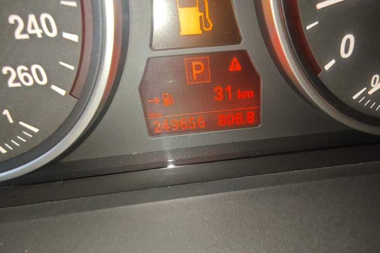 Used BMW X5 2013 xDrive35i Luxury Model Odometer Close Up